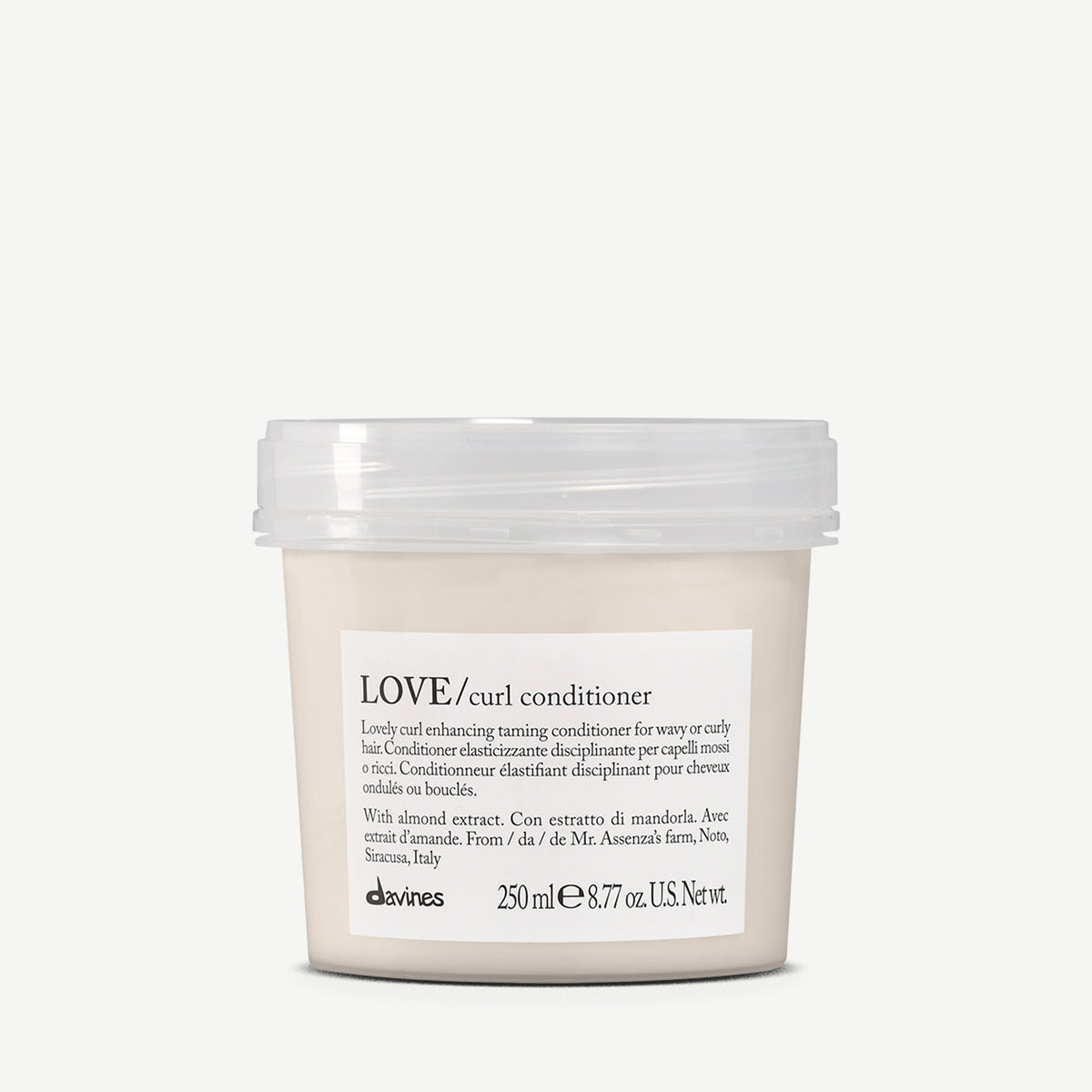 LOVE CURL Conditioner <p>Zjemňující kondicionér pro vlnité a kudrnaté vlasy.</p>
250 ml Davines