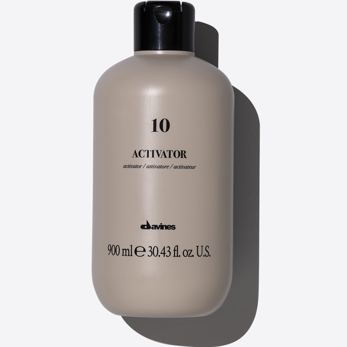 Activator 10 vol <p>Krémová emulze peroxid vodíku 3%</p>
<p> 900 ml Davines