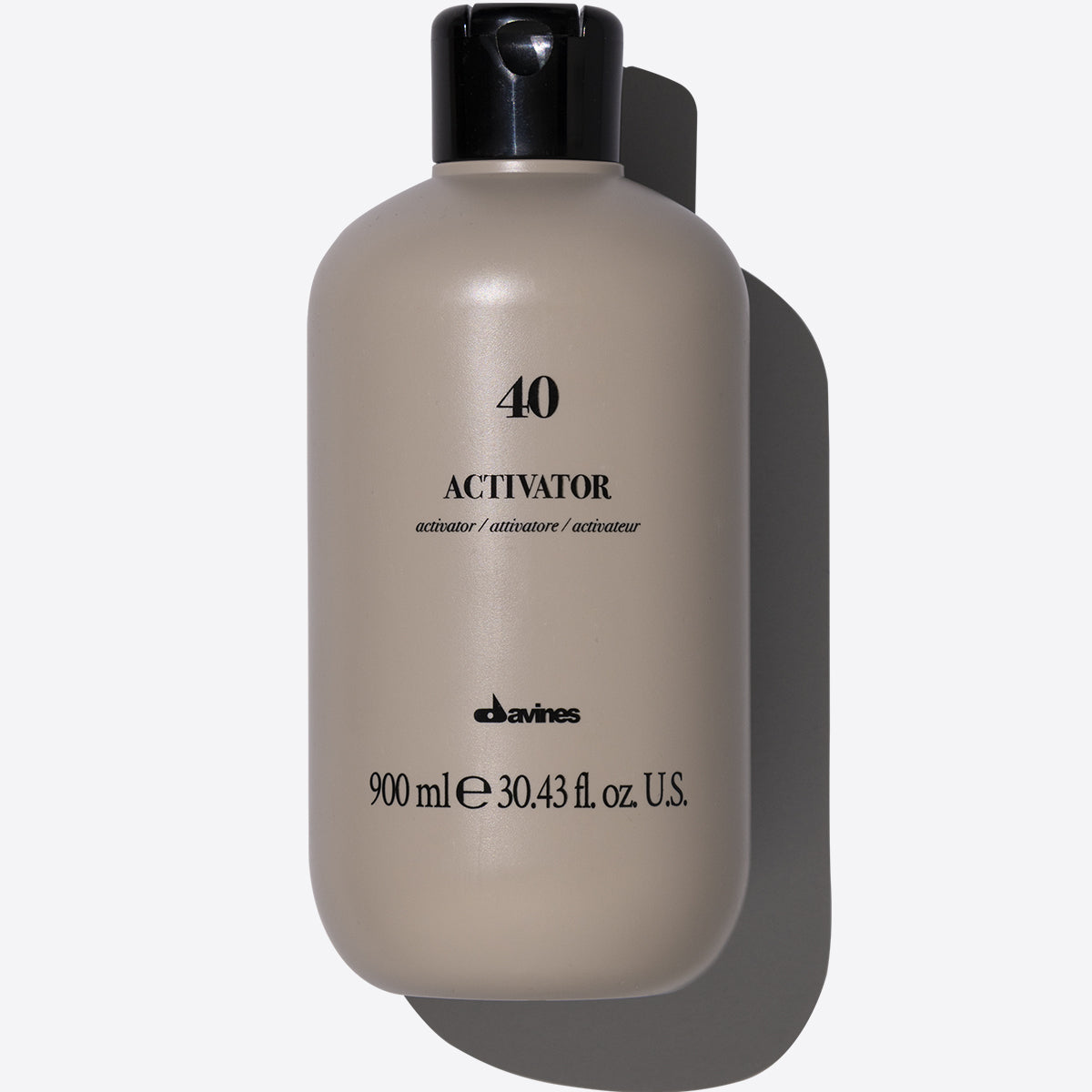 Activator 40 vol <p>Krémová emulze peroxid vodíku 12%</p>
<p> 900 ml Davines