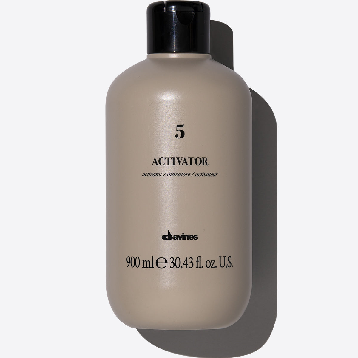 Activator 5 vol <p>Krémová emulze peroxid vodíku 1.5%</p>
<p> 900 ml Davines