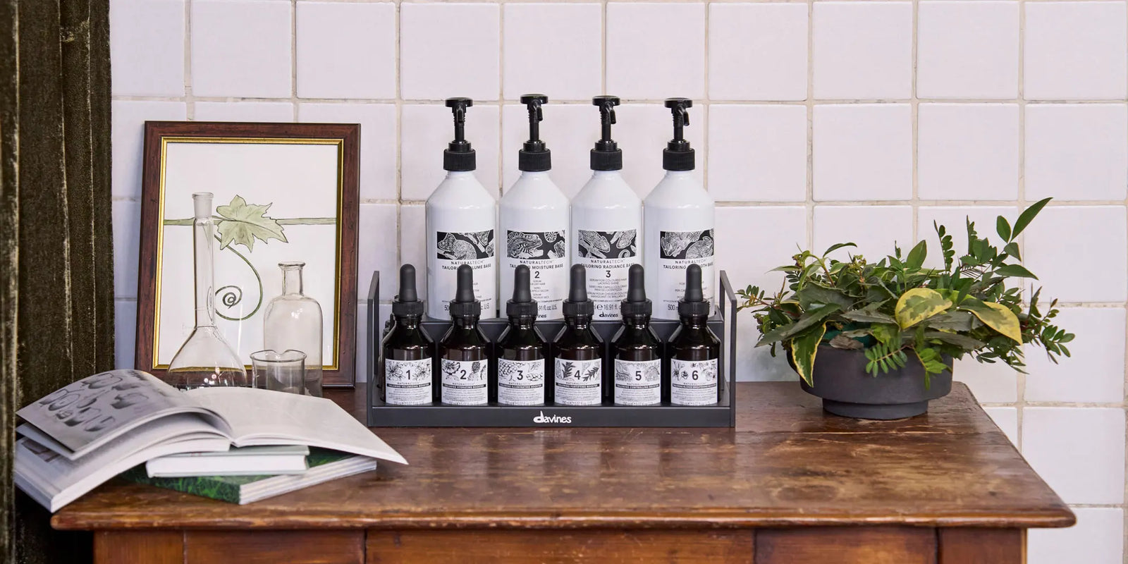 Bylinná Vlasová Infuze: naše nová salonní léčba přizpůsobená vašim vlasům