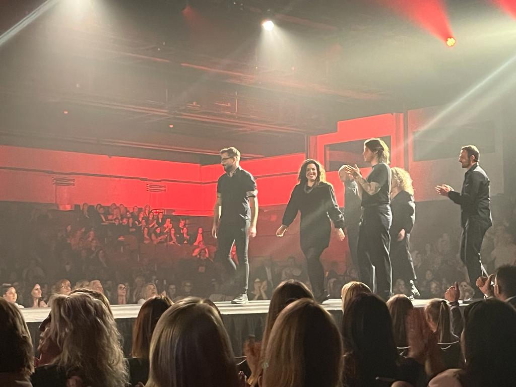 Davines tým na prknech hotelu Hilton