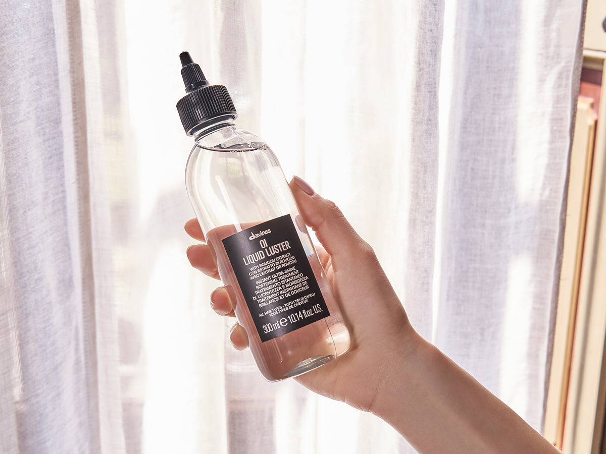 Odemkněte tajemství lesklejších vlasů: OI Liquid Luster